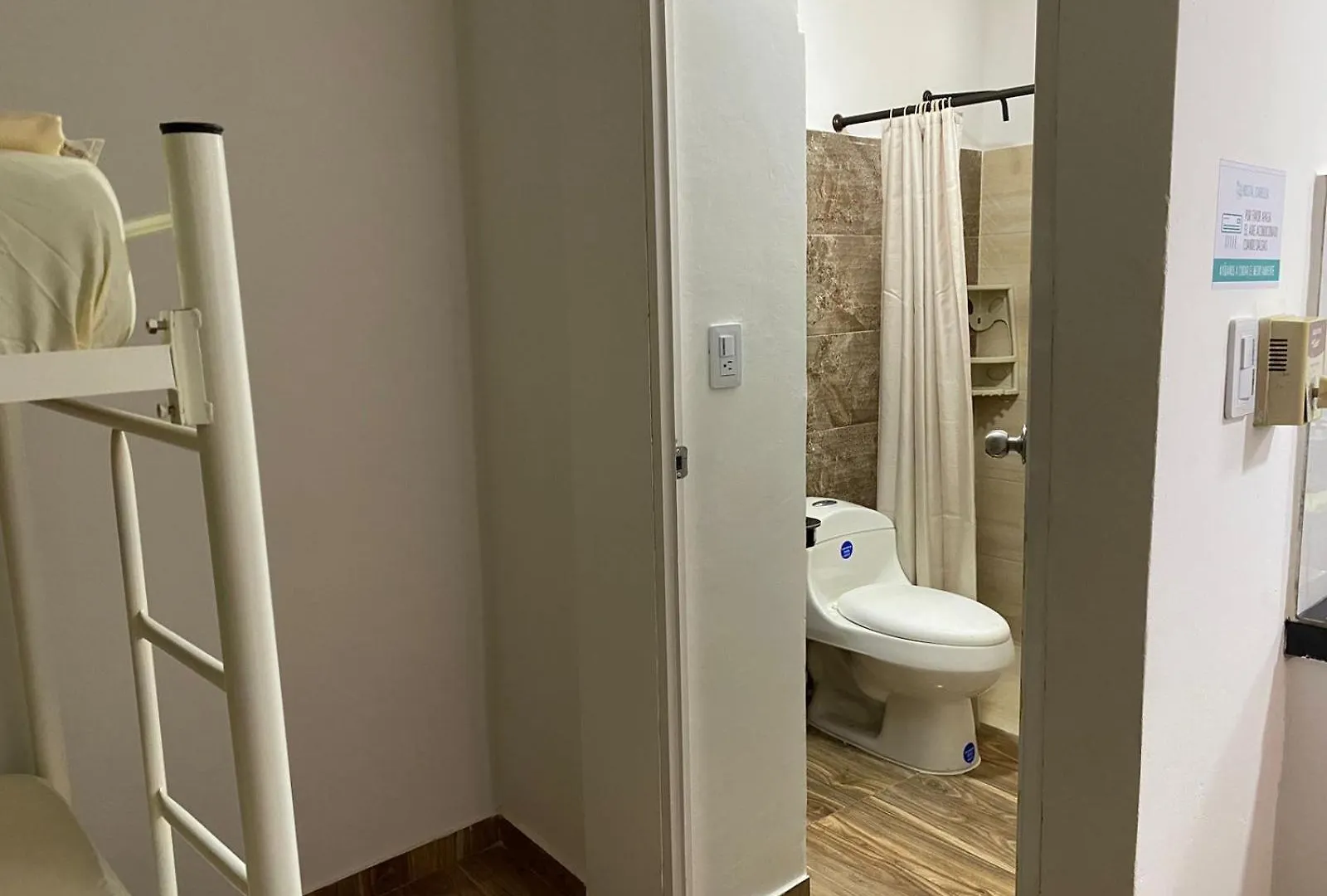 Habitaciones Y Aptos Isabella Santa Marta  Homestay