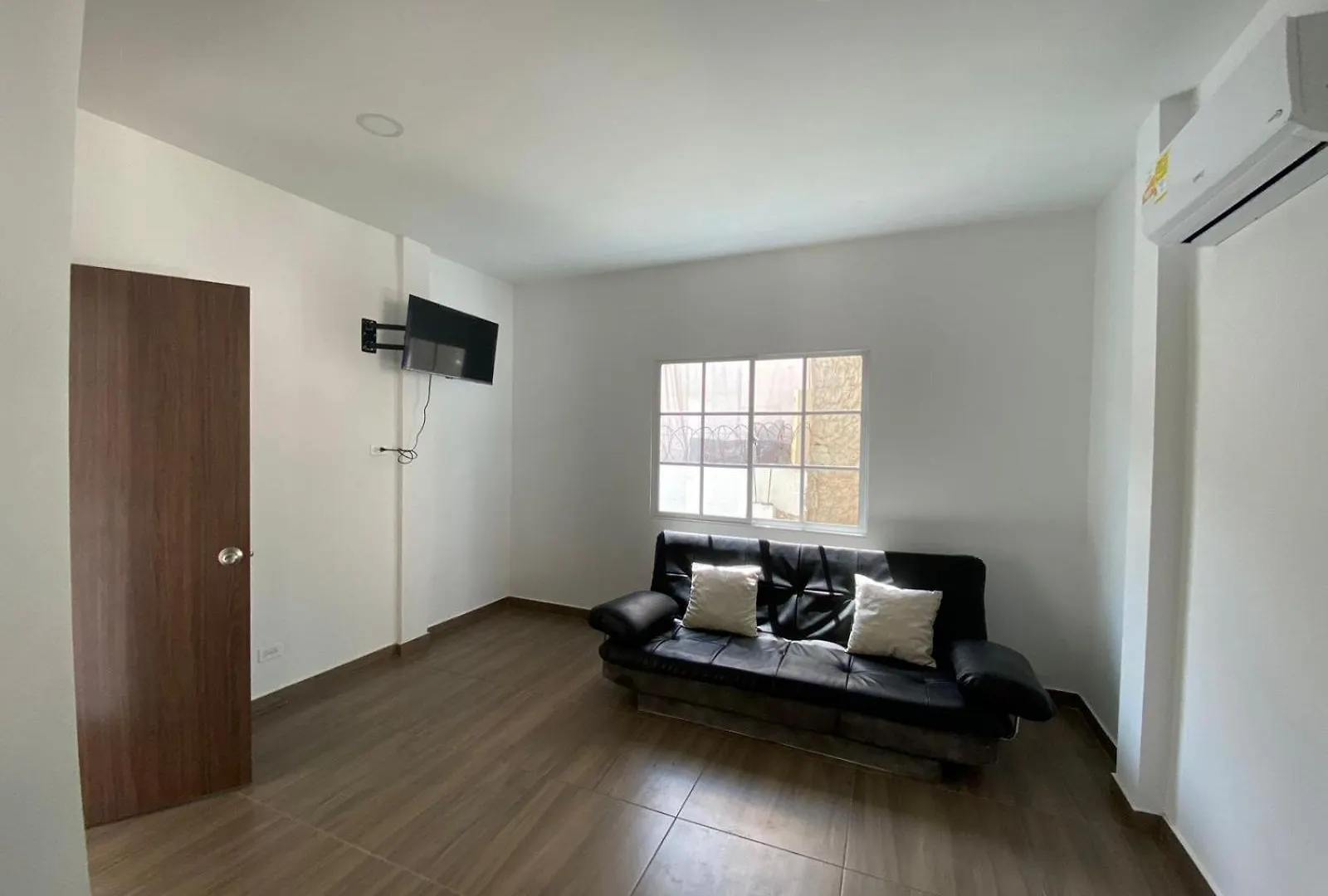 Habitaciones Y Aptos Isabella Santa Marta  Homestay Santa Marta (Magdalena)